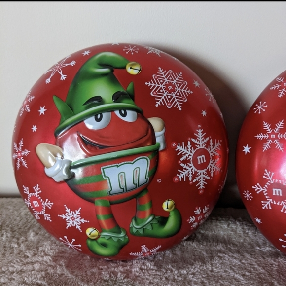 M&M Christmas Tins 2013 - Picture 2 of 9